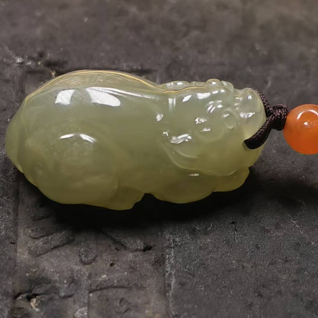 和田玉貔貅男女吊坠