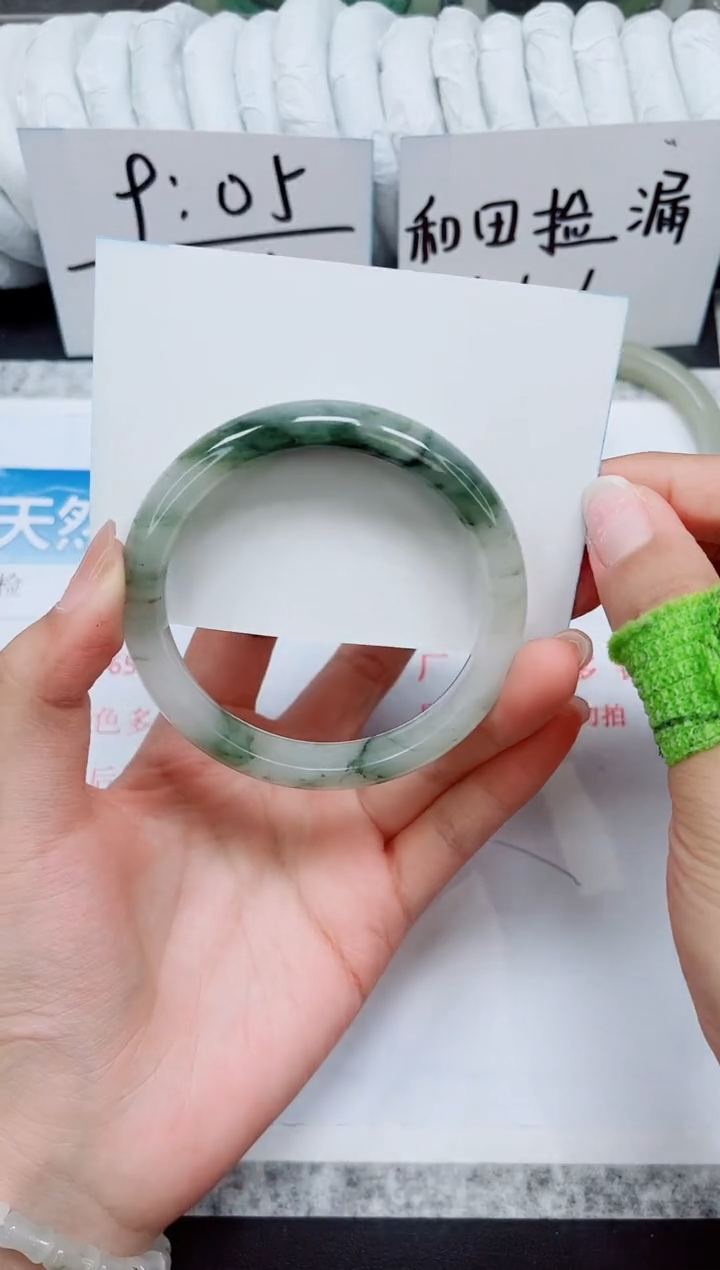 石英质玉手镯未镶嵌A9-60.8