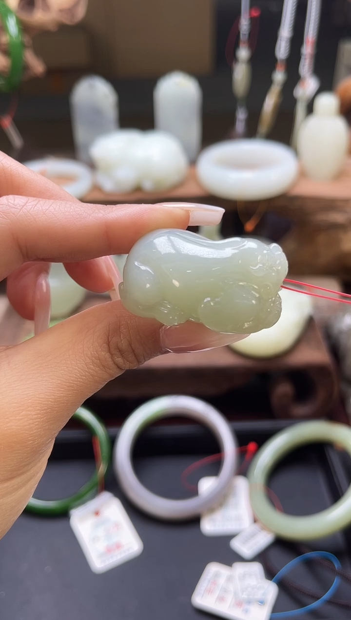 【闪购商品】和田玉手把件未镶嵌且末青白貔貅80131