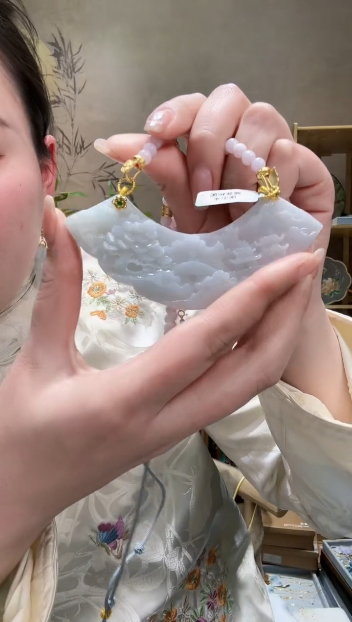 【闪购商品】翡翠颈饰未镶嵌吊坠