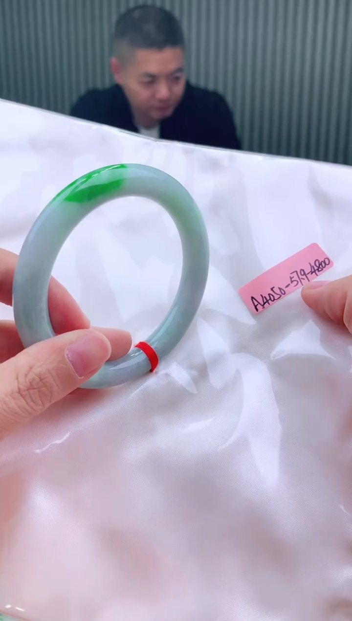 未镶嵌手镯翡翠57+