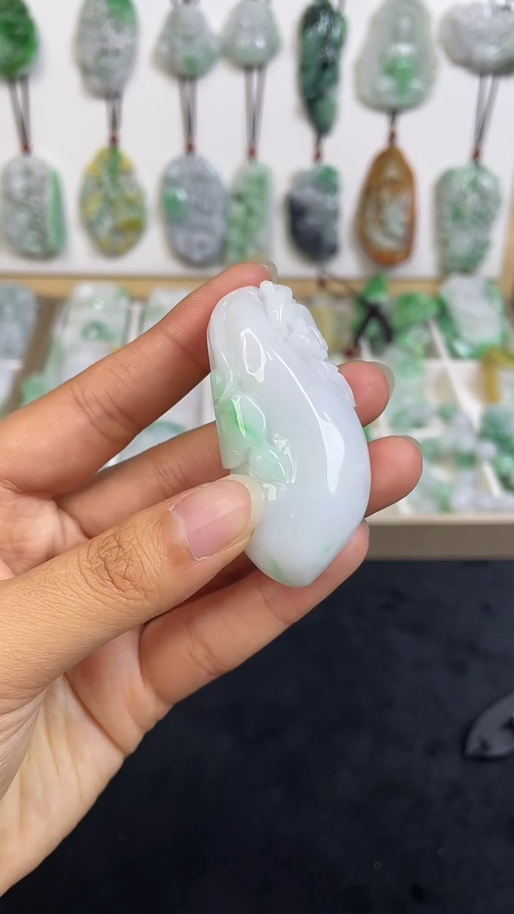 颈饰未镶嵌翡翠1