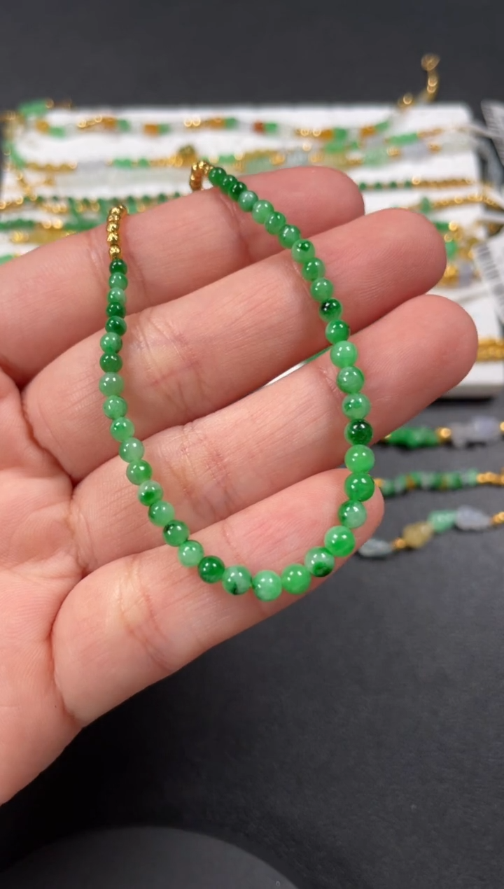 18K金镶嵌手链翡翠一条  P429