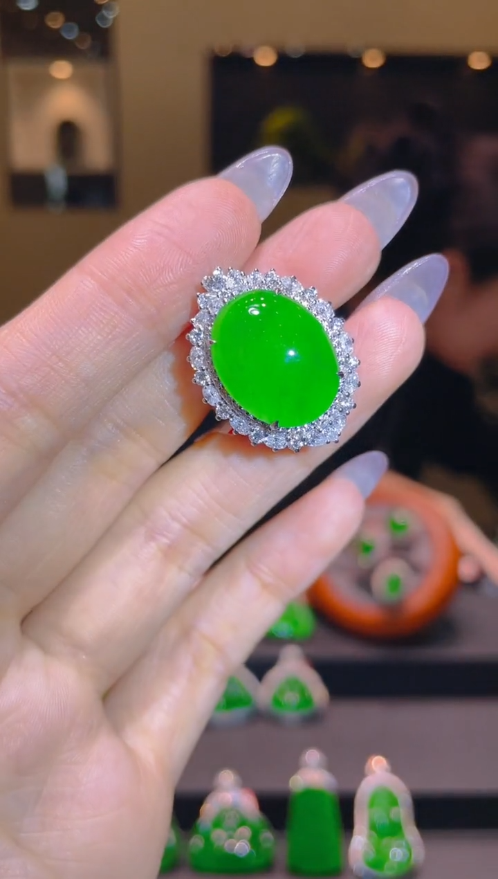 【闪购商品】翡翠18K金镶嵌吊坠(赠链)A49