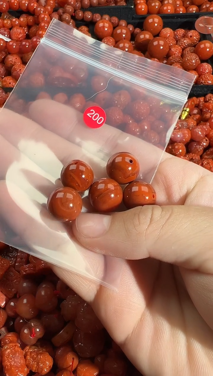 颈饰未镶嵌南红玛瑙哎*1