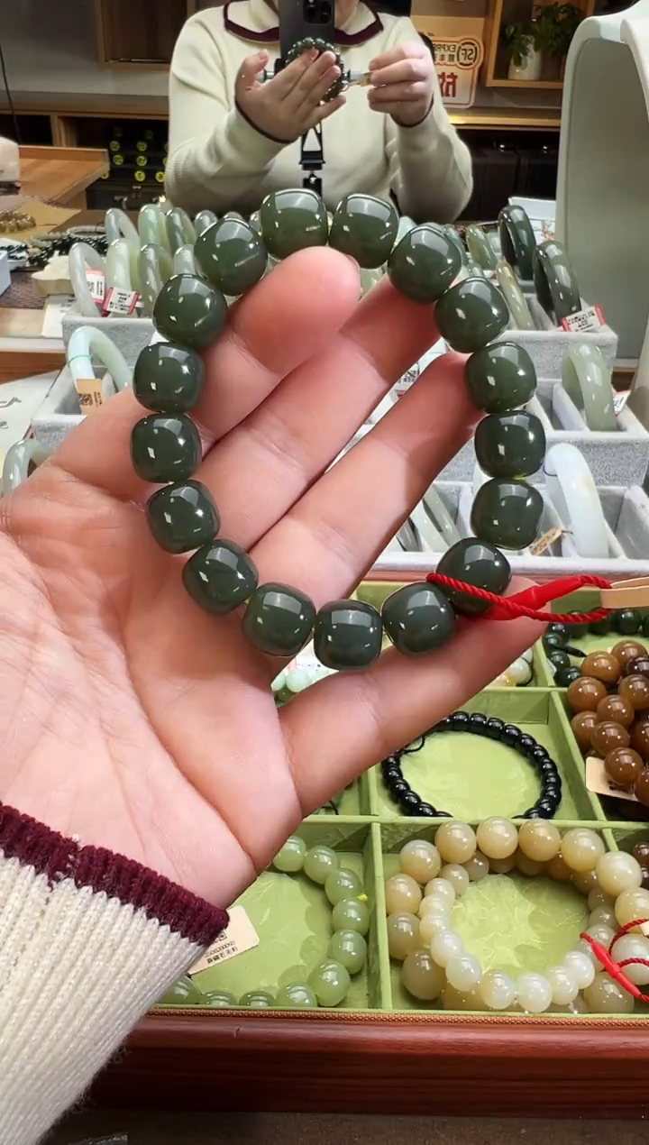未镶嵌手串和田玉沙枣青老型珠手串卡11x12