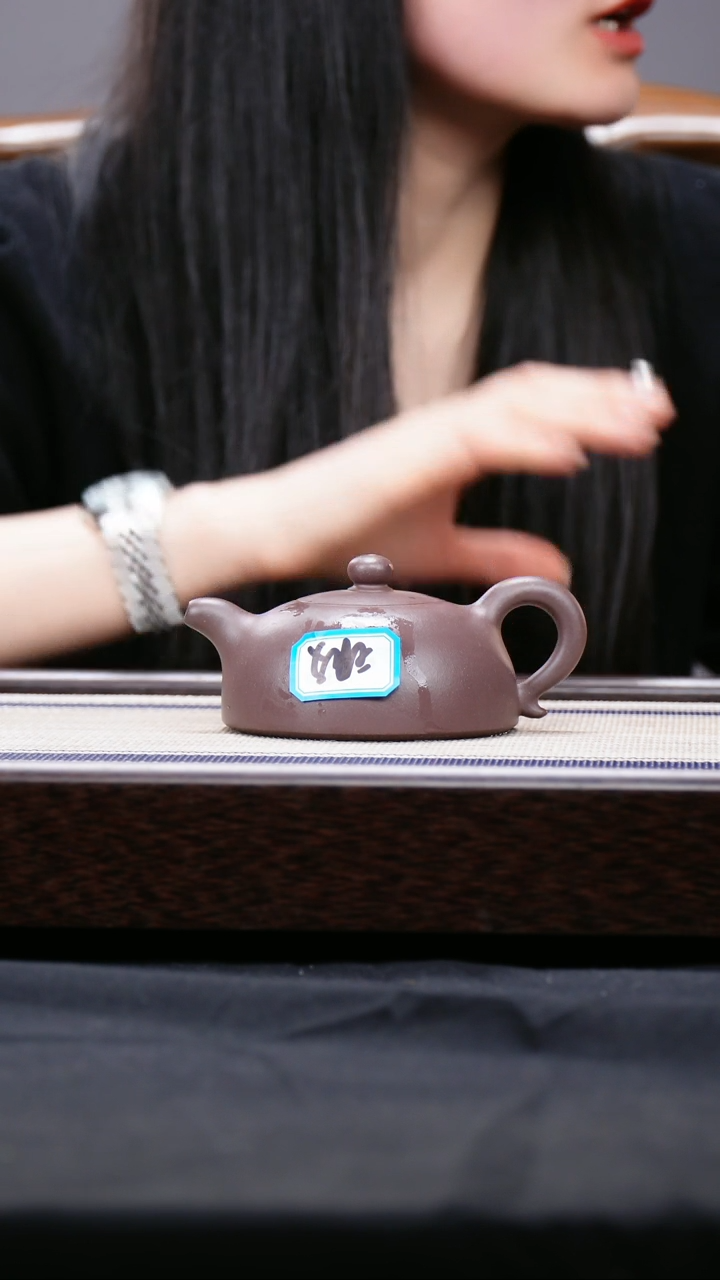【闪购商品】紫砂茶壶四号井低槽青 半月壶 