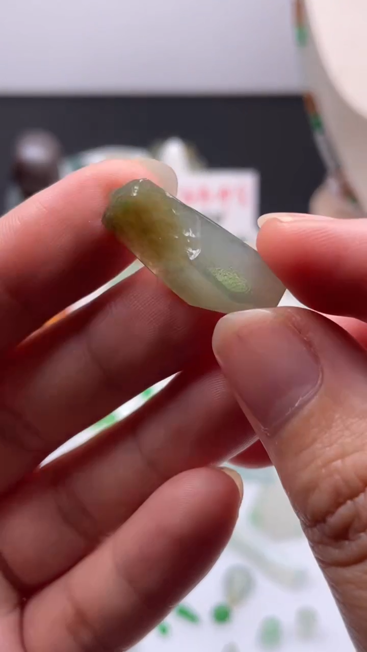 颈饰未镶嵌翡翠缅甸天然翡翠，不包工