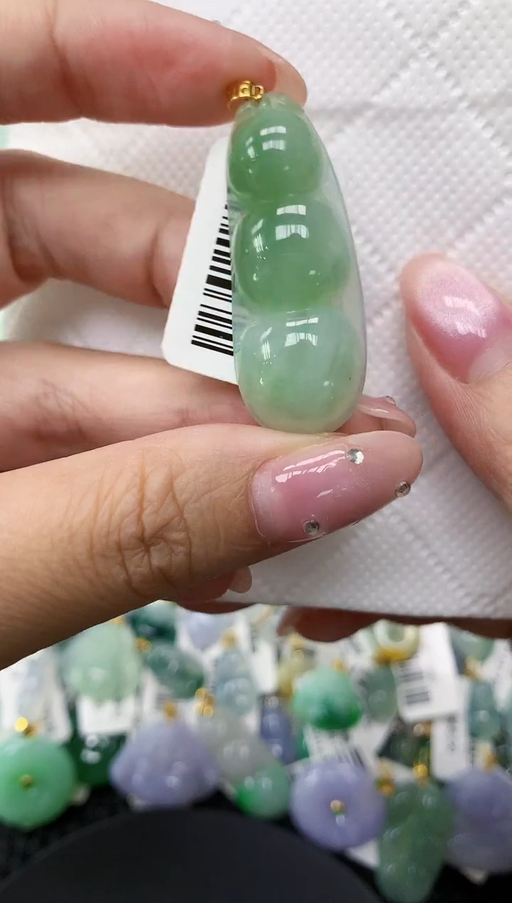 翡翠18K金镶嵌颈饰11111111111