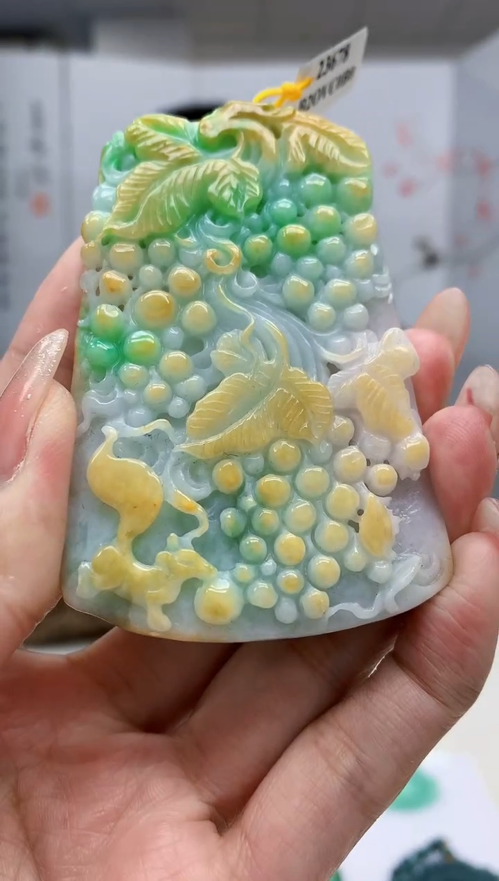 【闪购商品】定制翡翠未镶嵌4812MM-毛货挂件60