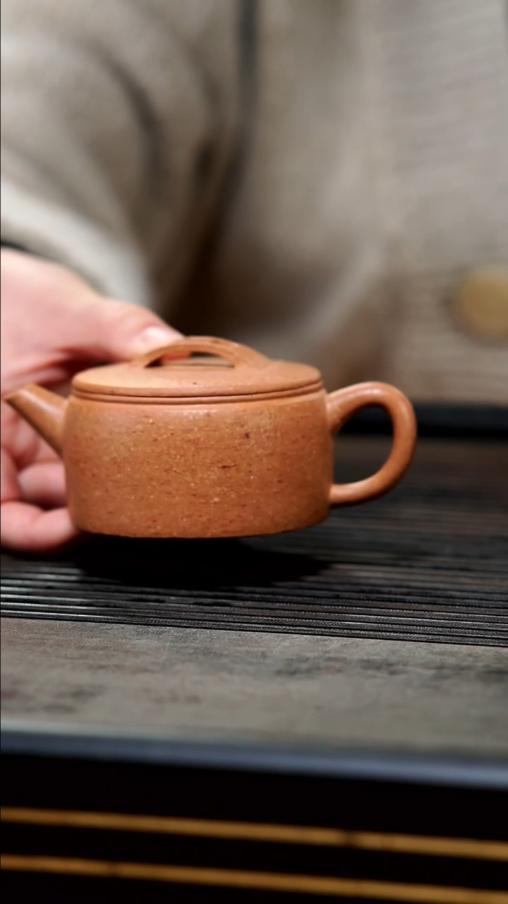 【闪购商品】紫砂茶壶微瑕粗砂黄降坡平底小汉瓦150cc