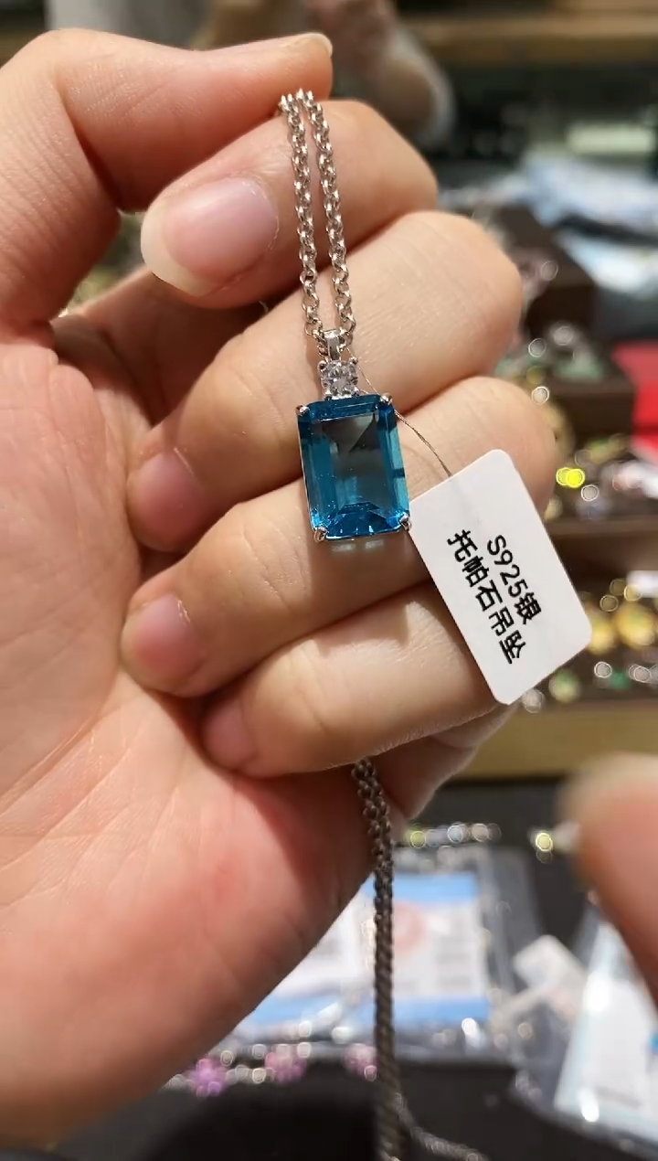 【闪购商品】托帕石颈饰银S925镶嵌吊坠