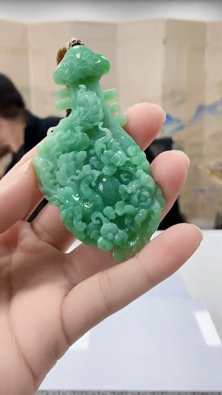 【闪购商品】定制翡翠未镶嵌5152bb-毛货挂件107