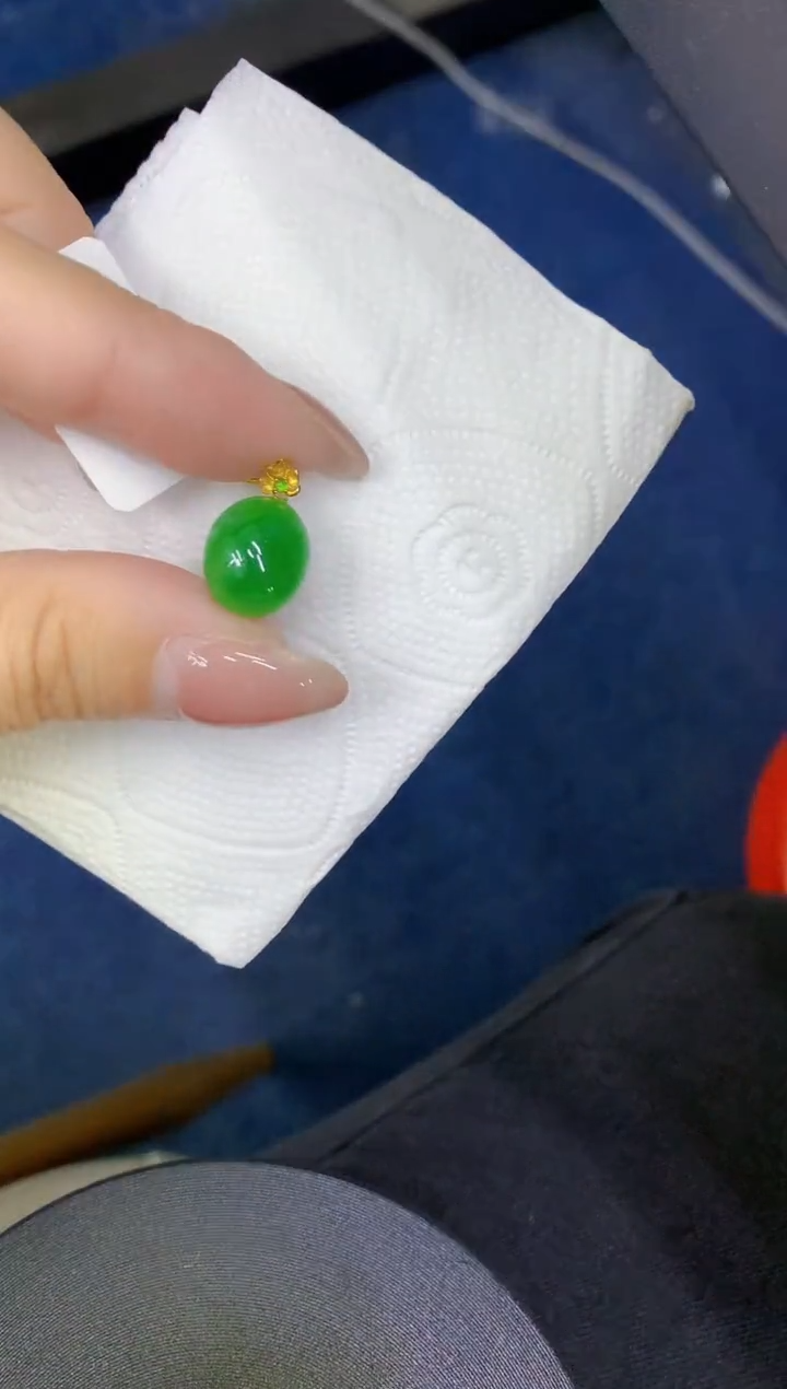 颈饰18K金镶嵌翡翠缅甸天然翡翠A货