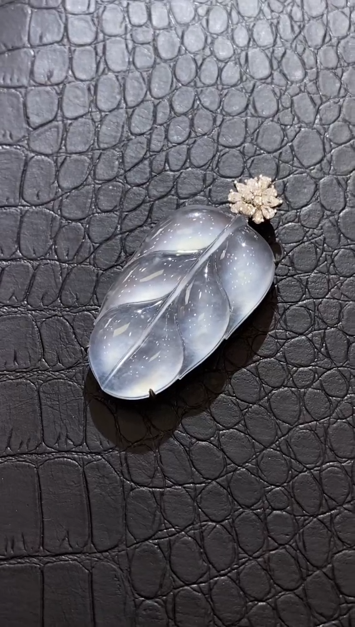 颈饰18K金镶嵌翡翠收到货48小时鉴赏期（超时不退不换）