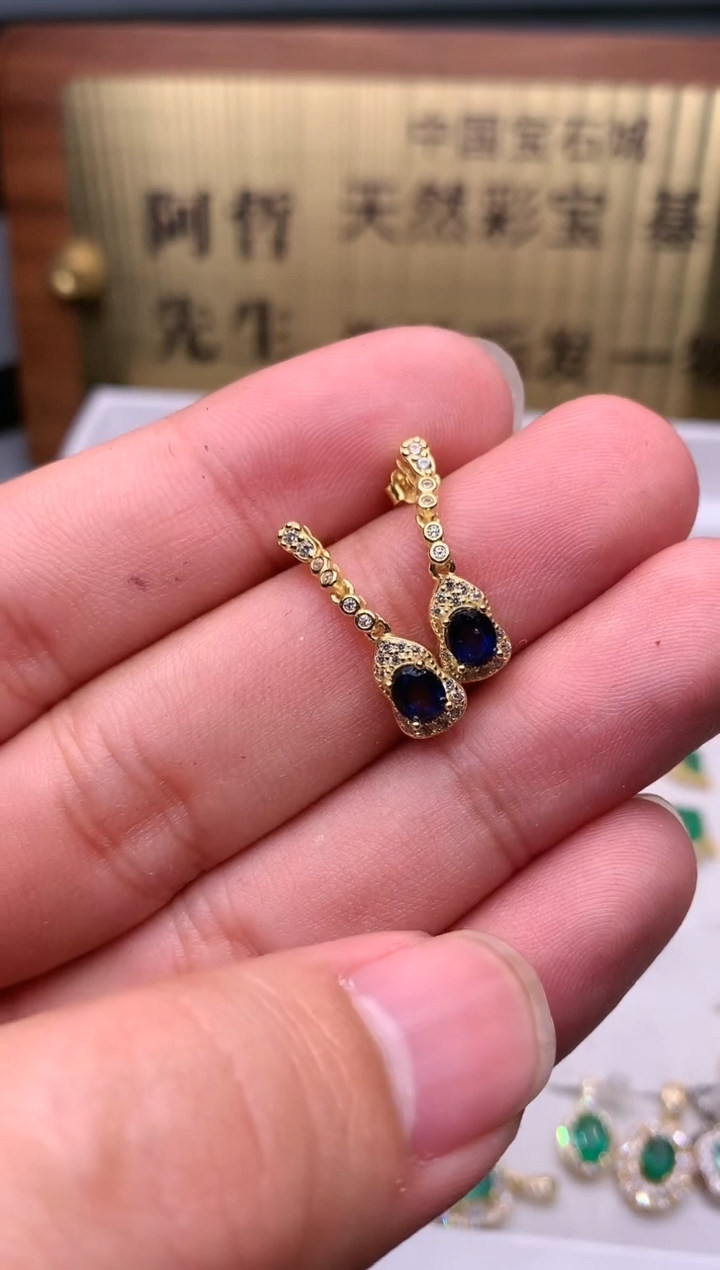 【闪购商品】蓝宝石耳饰银S925镶嵌........