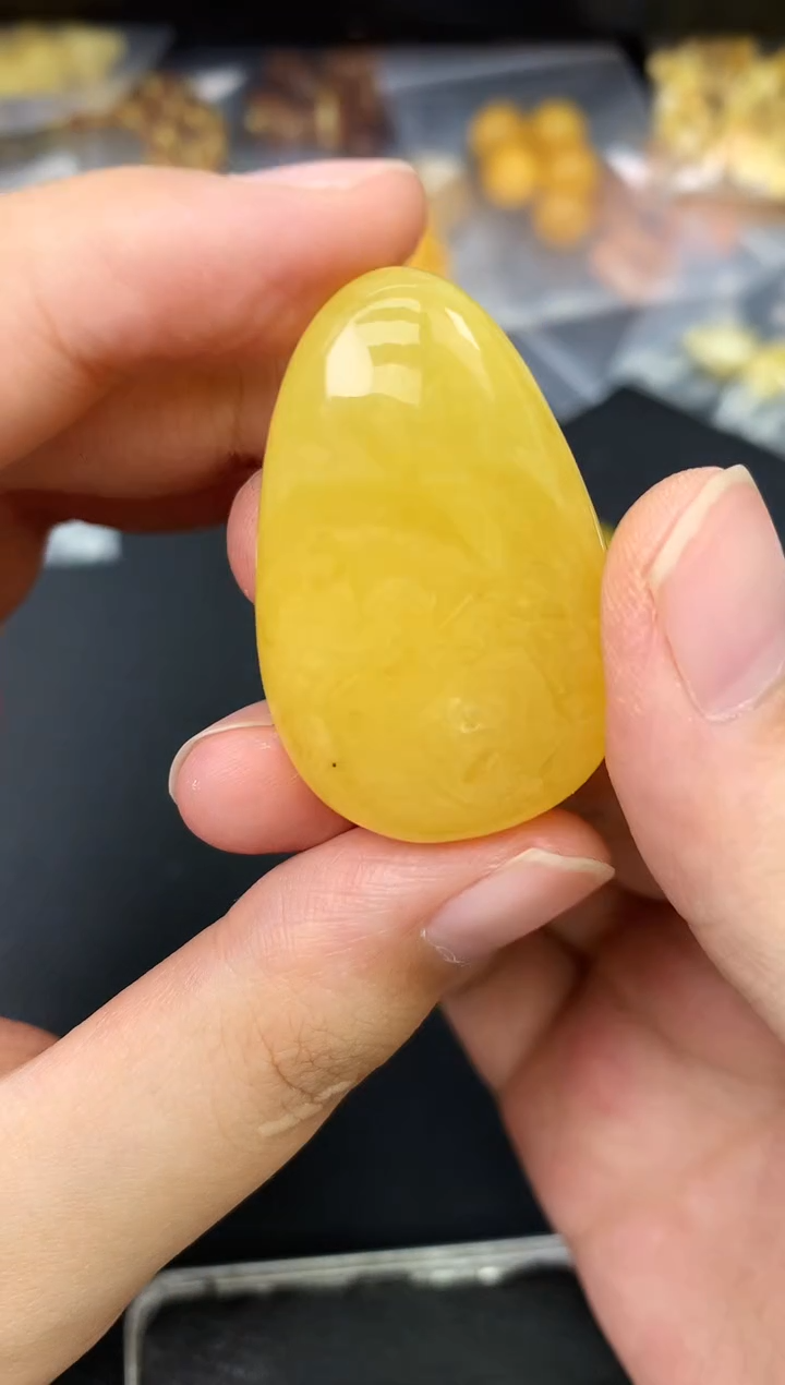 蜜蜡未镶嵌珠宝奇石64