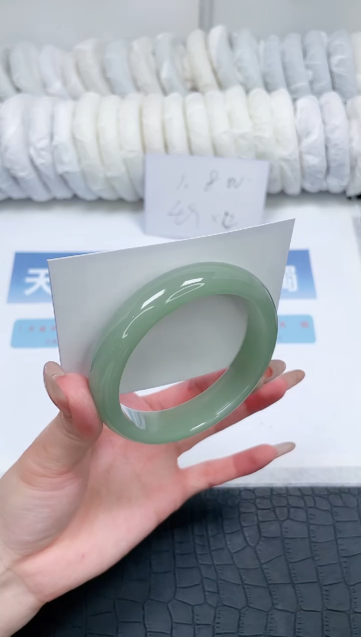 【闪购商品】石英质玉未镶嵌手镯N257-60.8