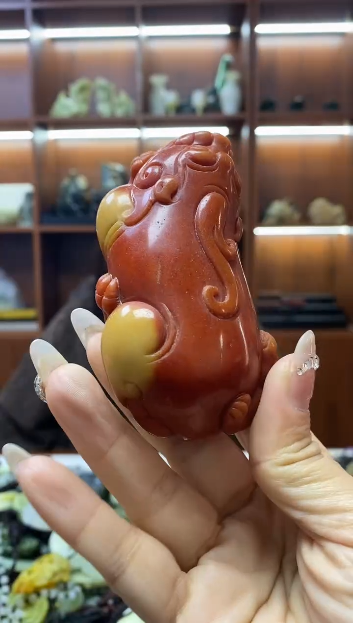 未镶嵌岫玉手把    