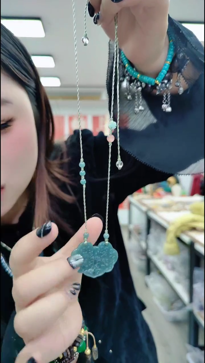 【闪购商品】翡翠颈饰未镶嵌1042蓝水如意锁