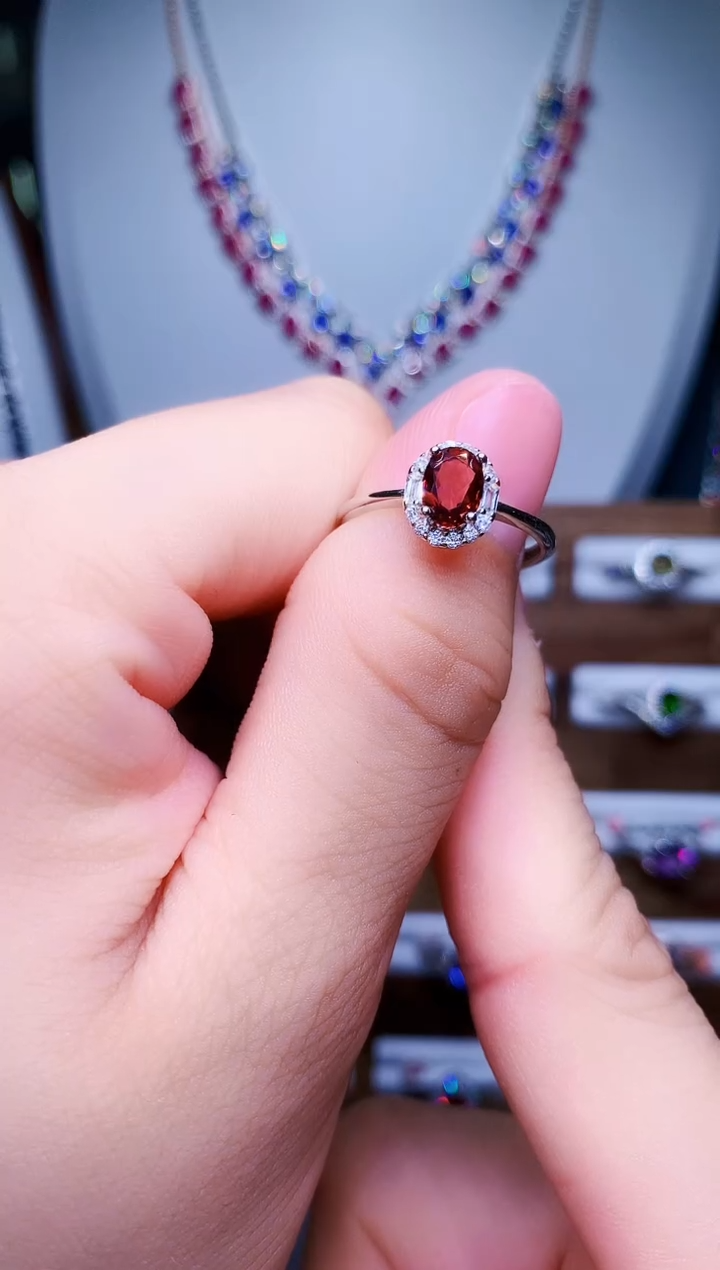 【闪购商品】石榴石戒指银S925镶嵌............