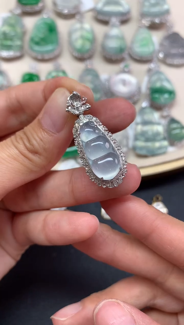 【闪购商品】翡翠吊坠(不含链)18K金镶嵌Q52|9800