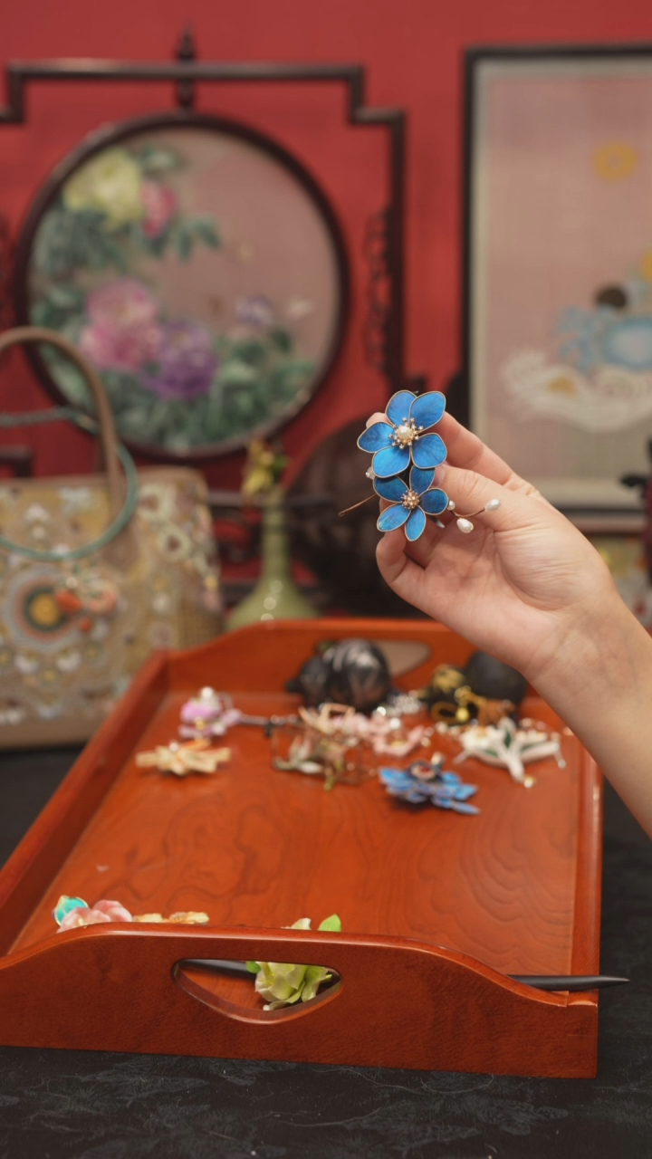 刺绣非遗手工绒花饰品