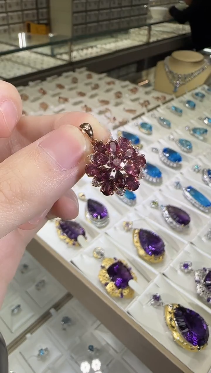 颈饰银S925镶嵌石榴石繁花设计款