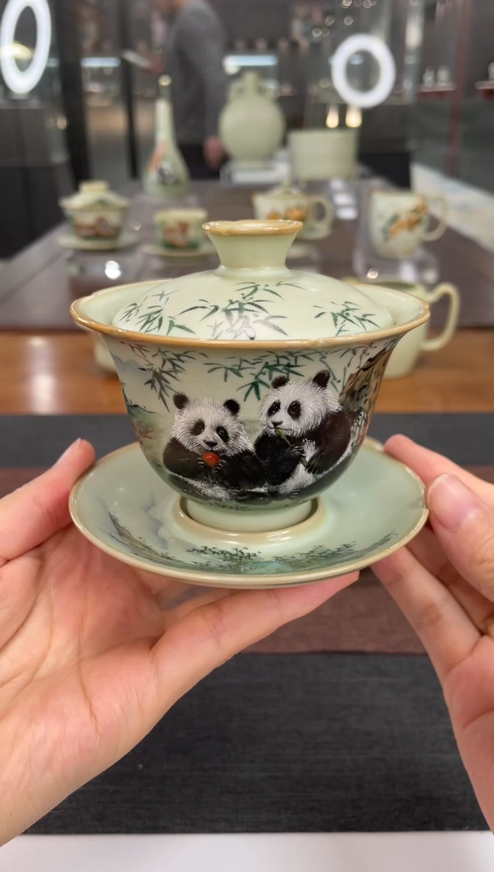【闪购商品】余秀华彩绘六合三才盖碗（熊猫）