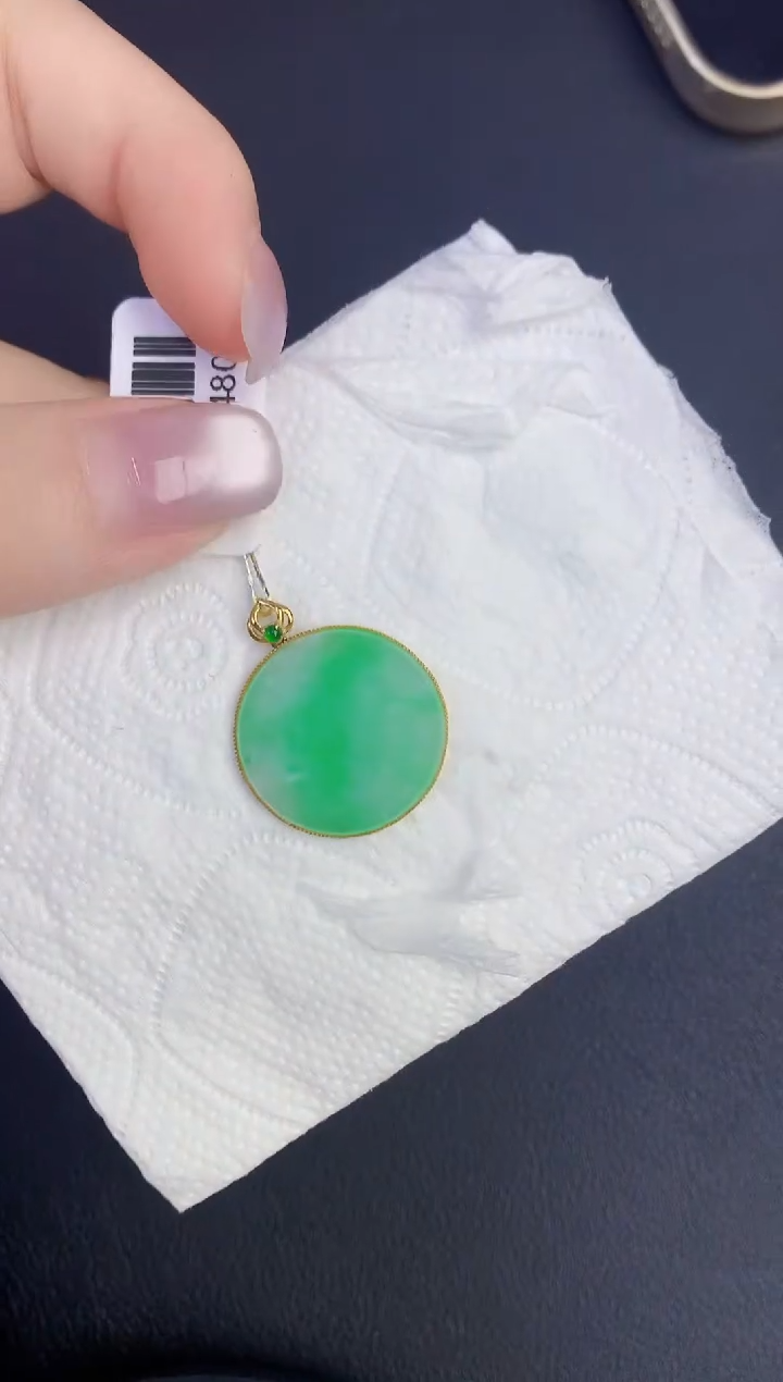 颈饰18K金镶嵌翡翠缅甸天然翡翠A货