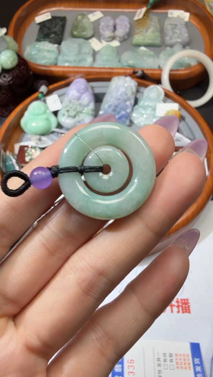 翡翠未镶嵌颈饰222.。。。
