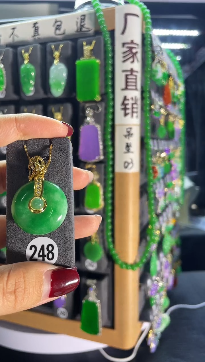 【闪购商品】翡翠耳饰银S925镶嵌248...