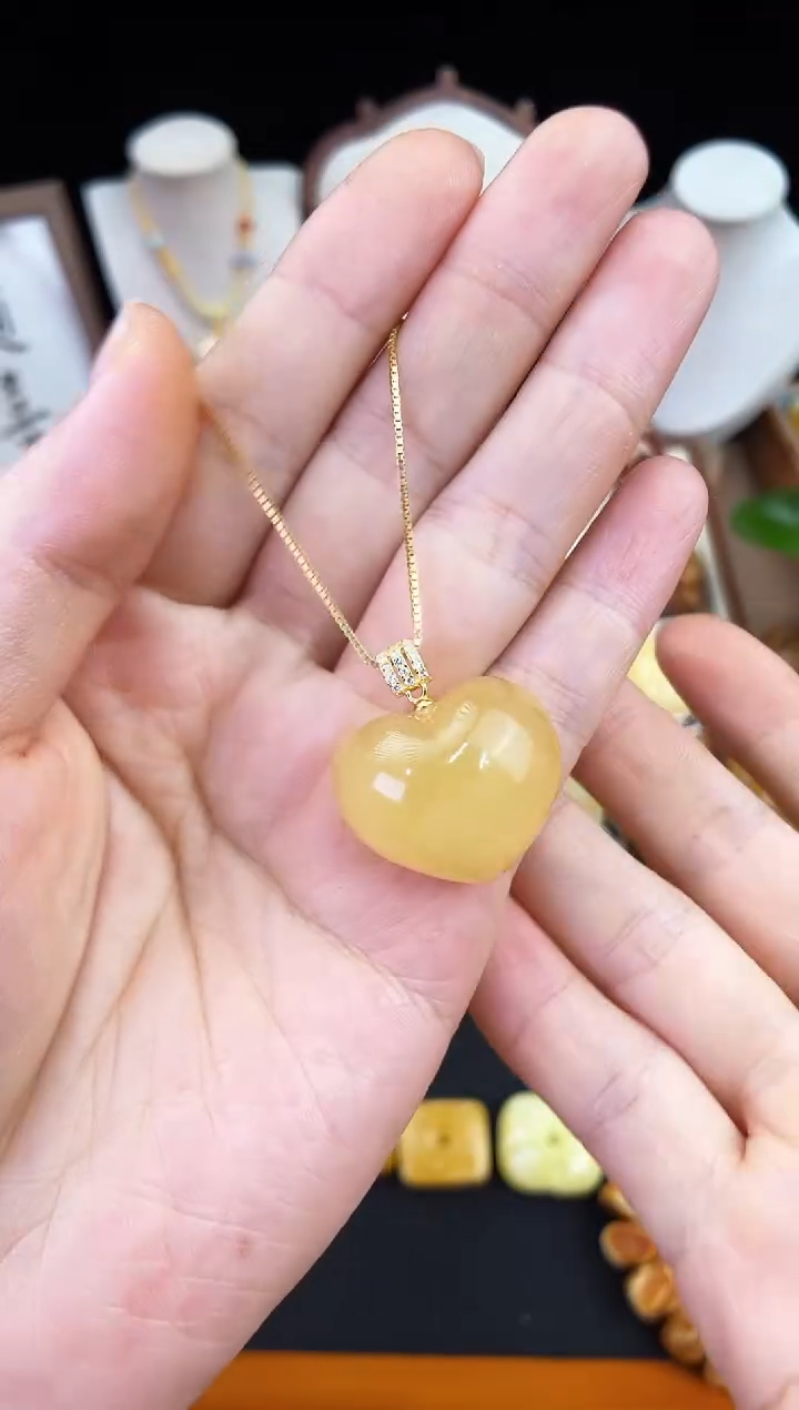 琥珀未镶嵌珠宝奇石柒月