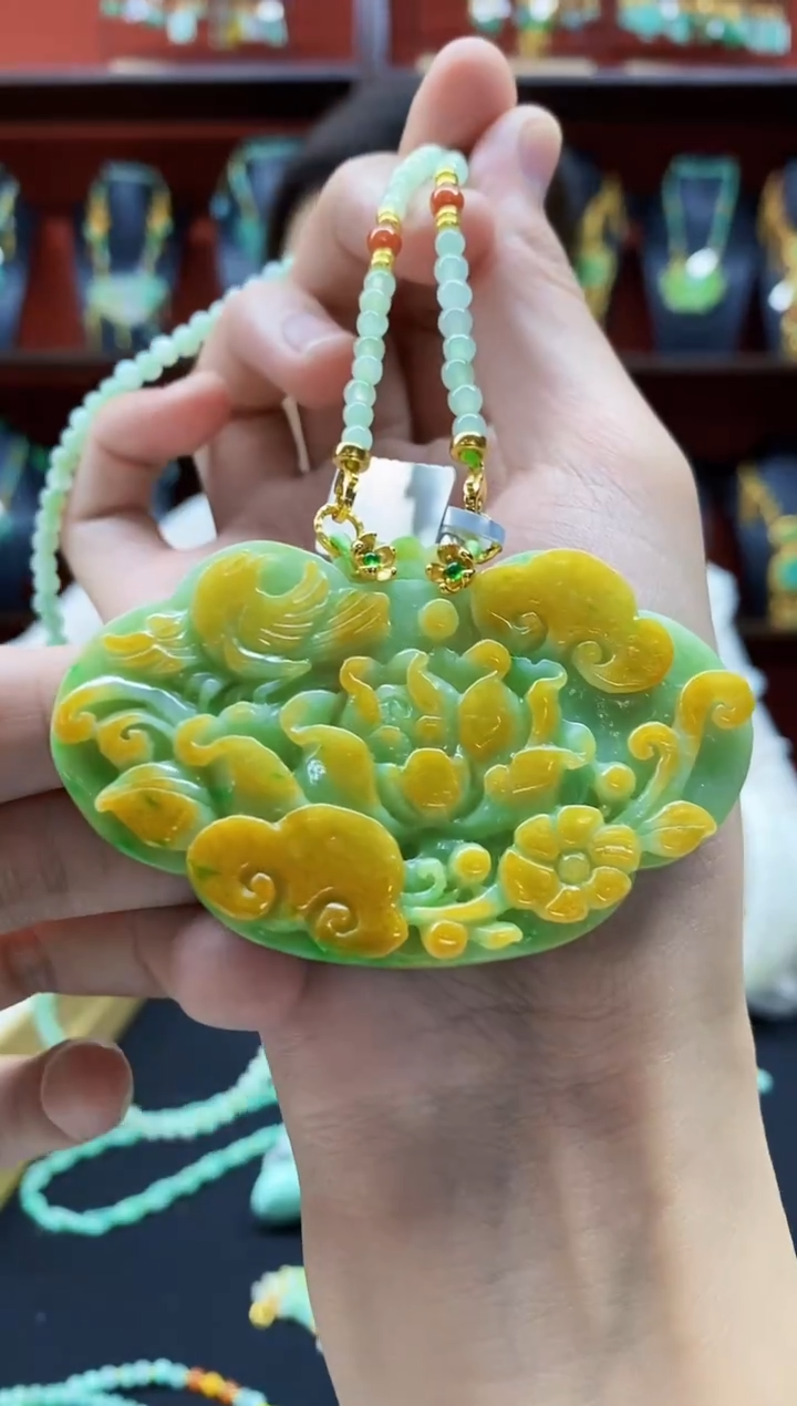 颈饰未镶嵌翡翠吊坠