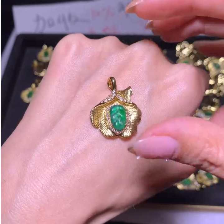 【逍遥】天然A货翡翠叶子吊坠*cxy/332/多样性发/1件