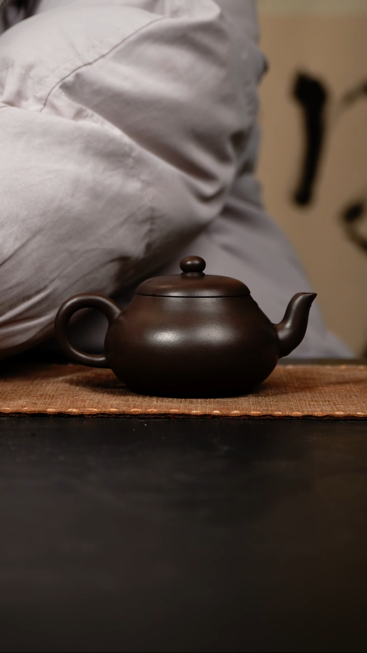 【闪购商品】紫砂茶壶君德壶黑料170cc