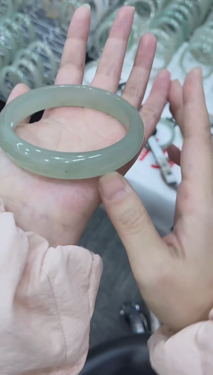 未镶嵌手镯石英质玉39-61.6