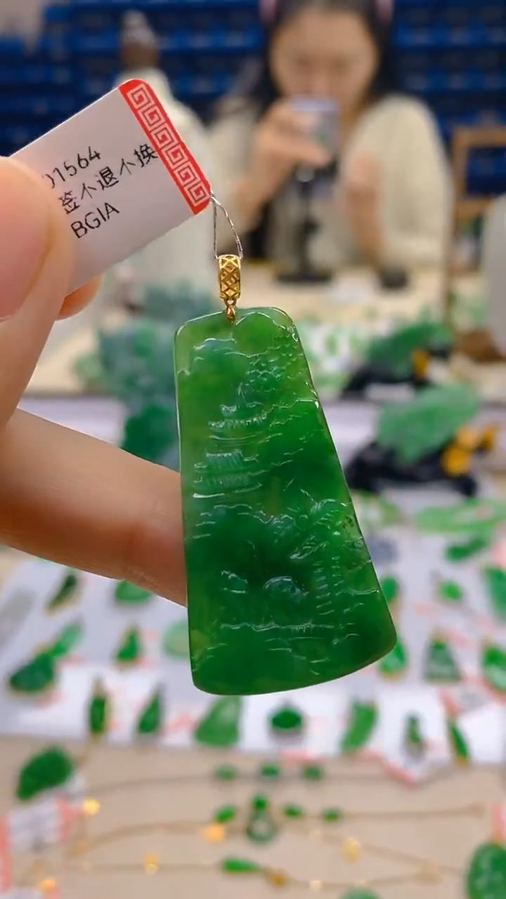 颈饰18K金镶嵌翡翠新号开播 全场乱卖