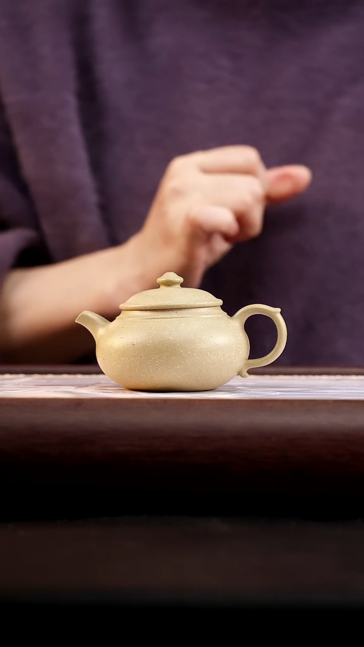 茶壶紫砂本绿和气