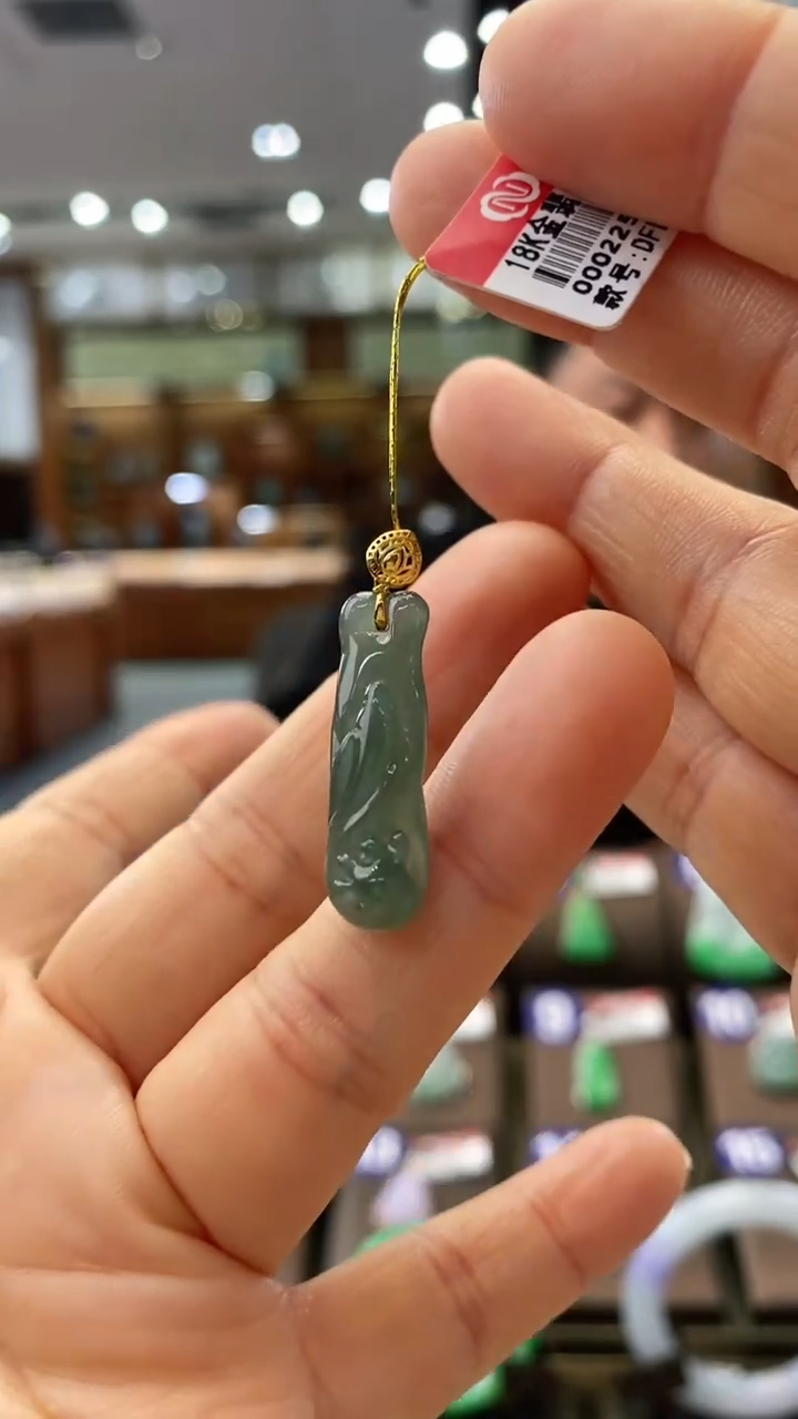 【闪购商品】翡翠颈饰18K金镶嵌鱼