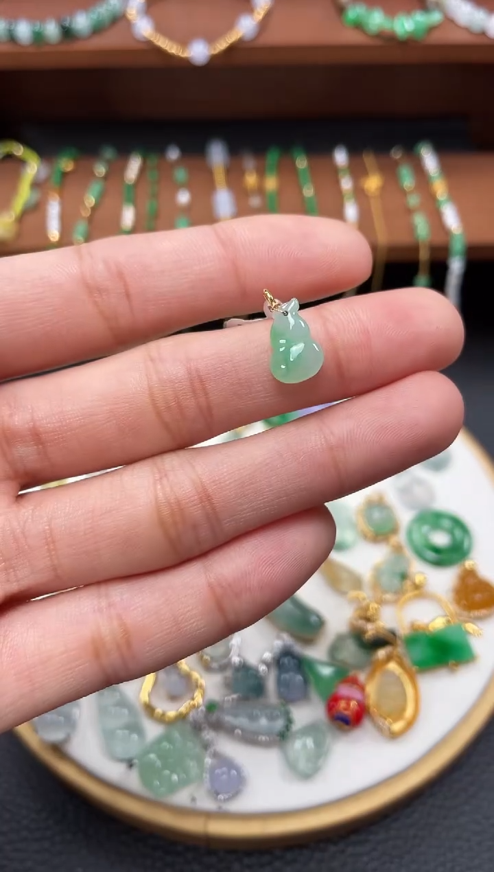 【闪购商品】翡翠吊坠(不含链)18K金镶嵌一个   JK633