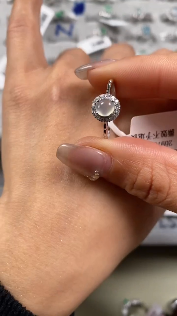 【闪购商品】翡翠戒指银S925镶嵌8137