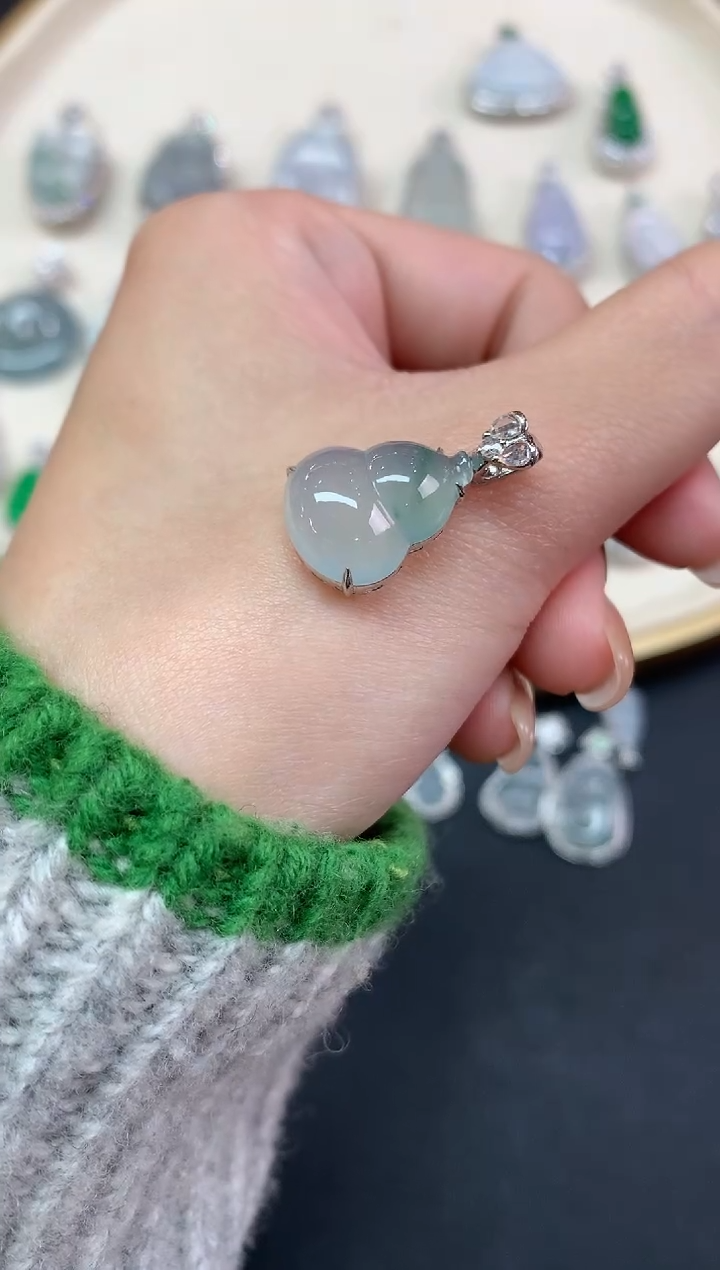 【闪购商品】翡翠吊坠(不含链)18K金镶嵌吊坠A45|3800