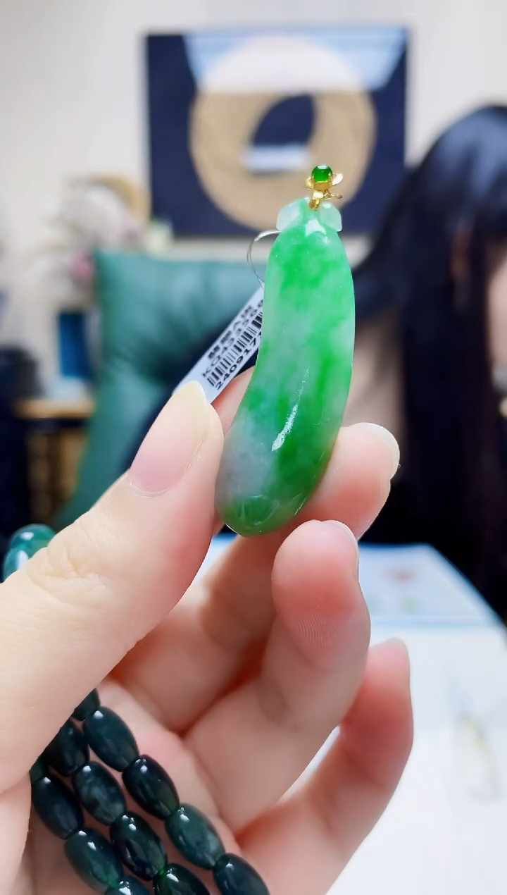 未镶嵌定制翡翠吊坠242