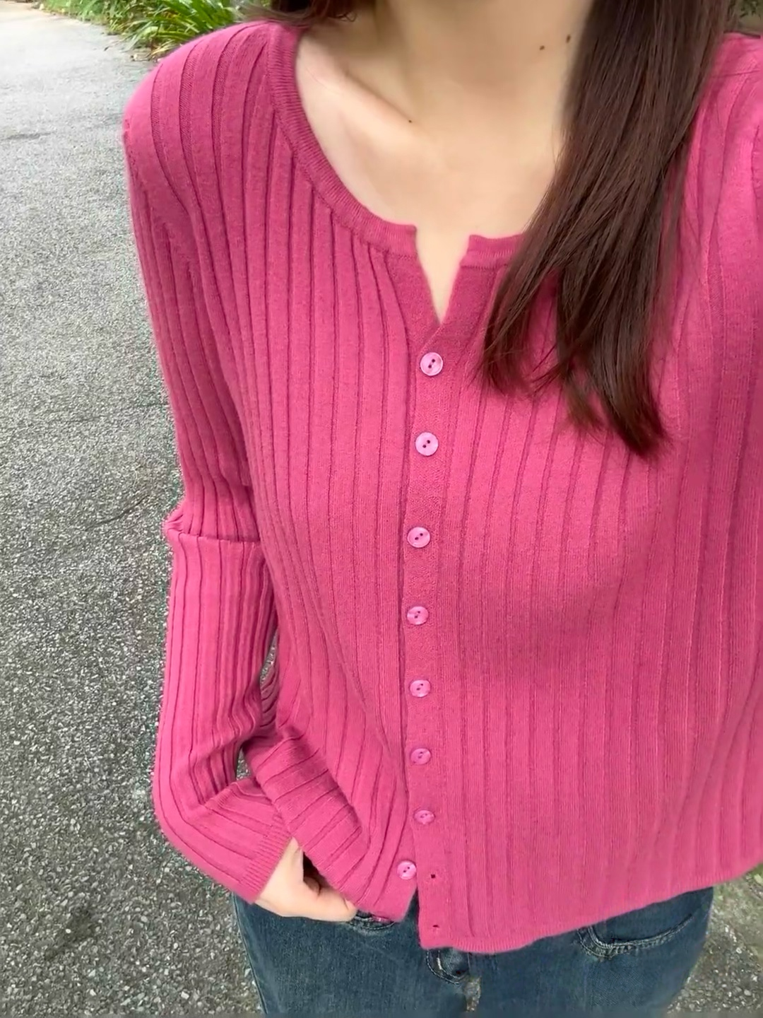 极简风坑条高级感长袖羊毛针织开衫冬款打底洋气减龄v领毛衣上衣