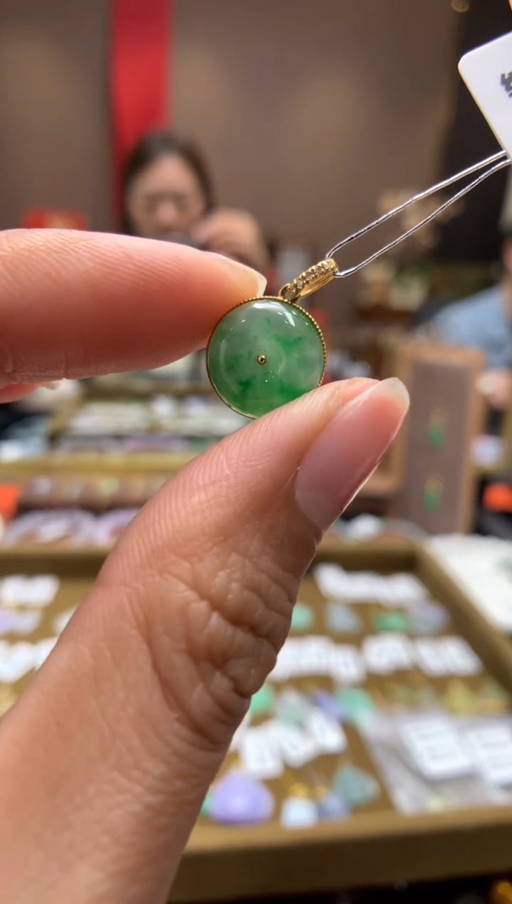 【闪购商品】翡翠颈饰18K金镶嵌平安扣