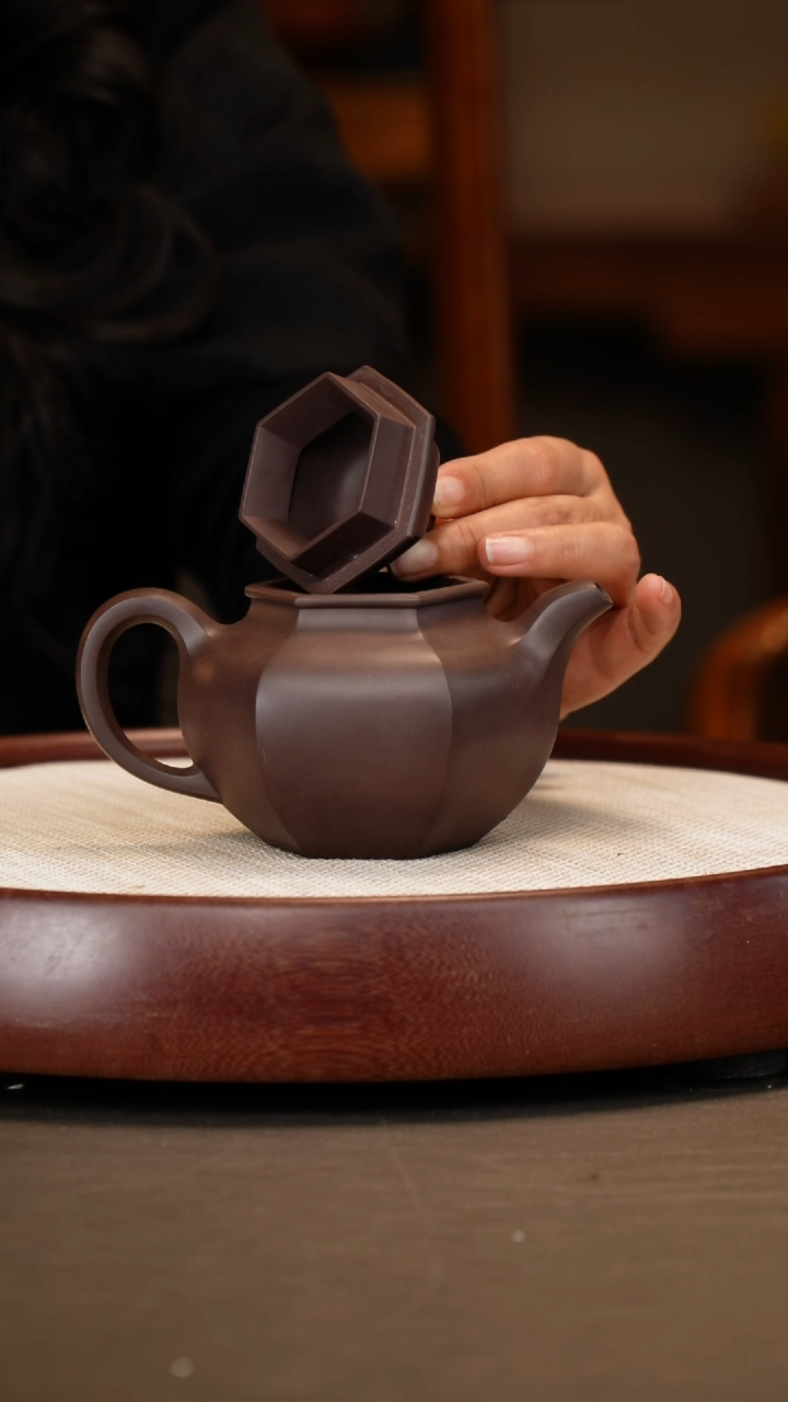 【闪购商品】紫砂茶壶【杨军保】黑墩头六方掇球