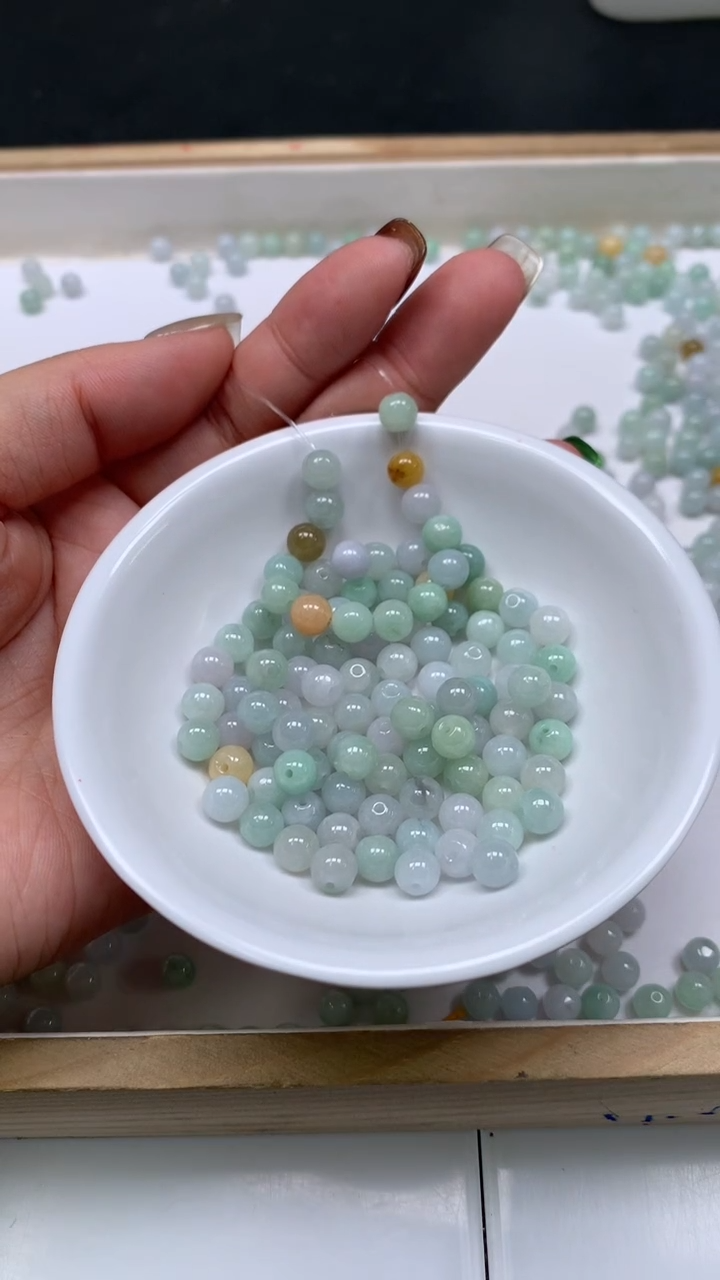 未镶嵌翡翠手饰D794 多彩翡翠6mm10个8元