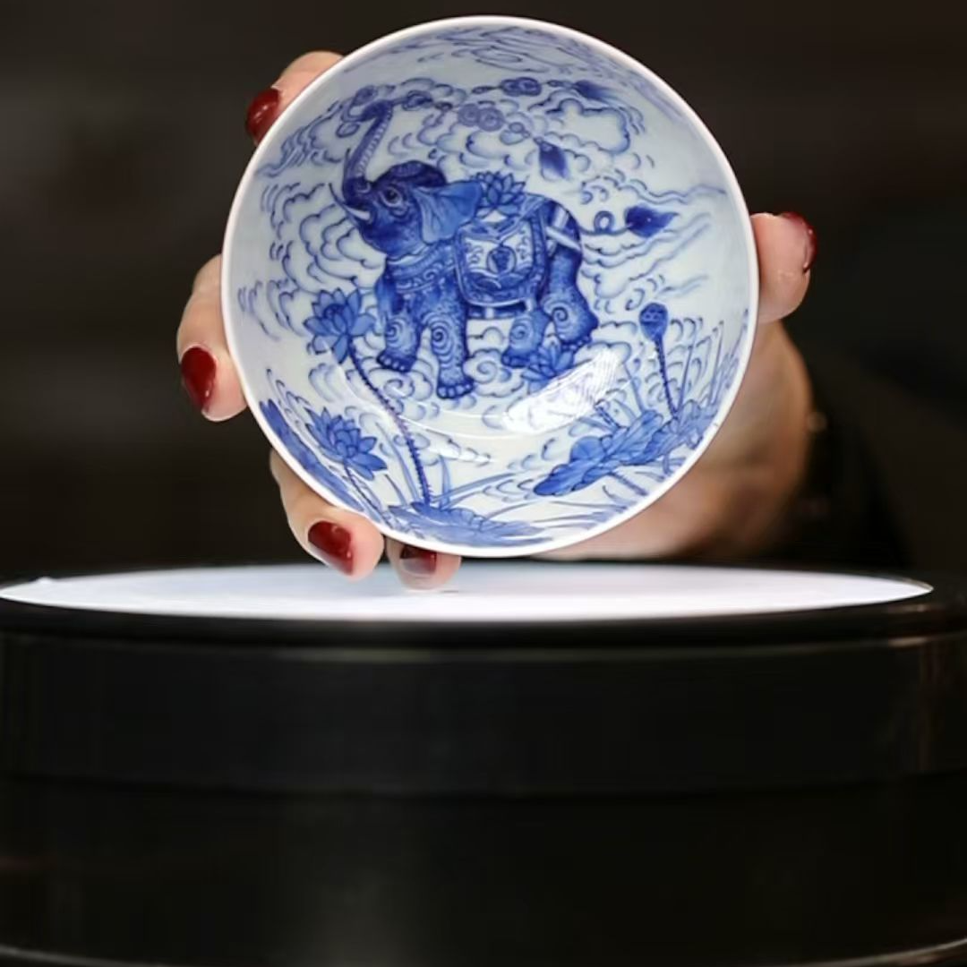 12.2/m303c1/颜色釉内绘大象主人杯