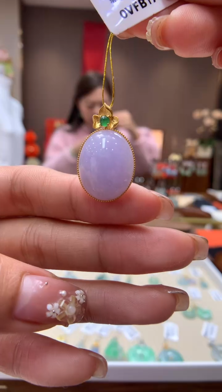 【闪购商品】翡翠颈饰18K金镶嵌蛋面